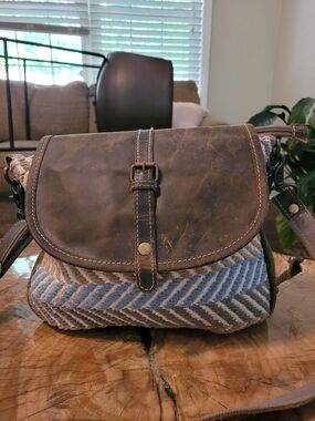 Myrna Bag.